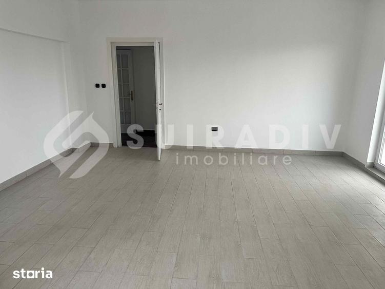 Casă cu 10 camere cu Teren 700 Mp în Central
