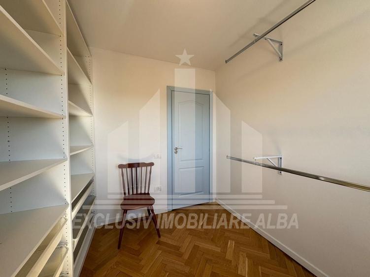 Apartament cu 3 camere decomandat, mobilat în Caroline Apulum
