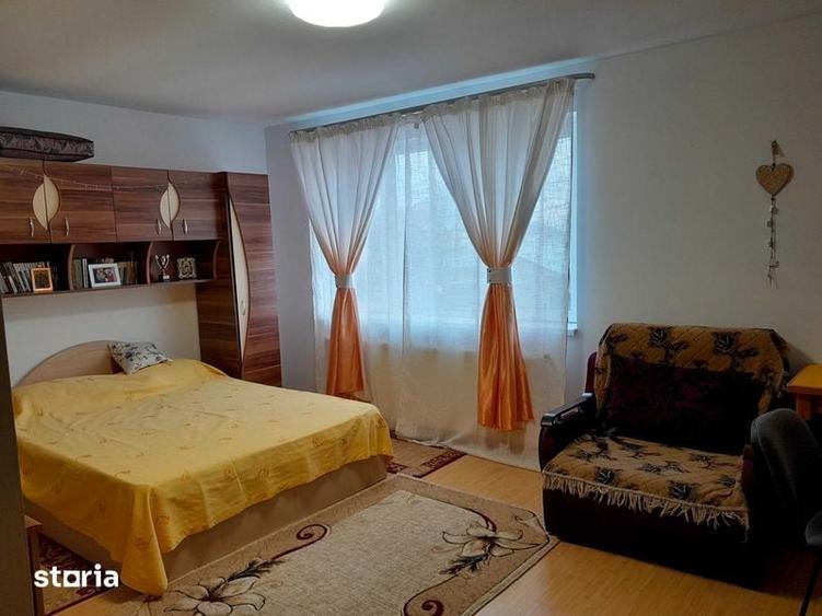 Casă cu 4 camere cu Teren 220 Mp în Central