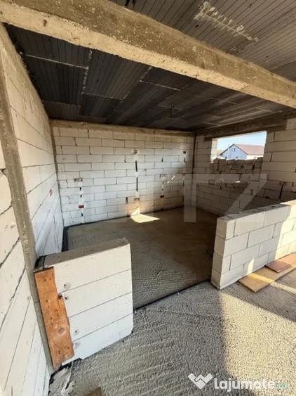 Casă cu 5 camere cu Teren 1200 Mp în Central