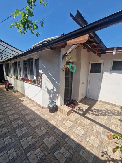 Casă cu 5 camere cu Teren 250 Mp în Central