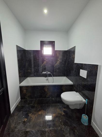 Casă individuală cu 5 camere cu Teren 2867 Mp în Exterior Vest