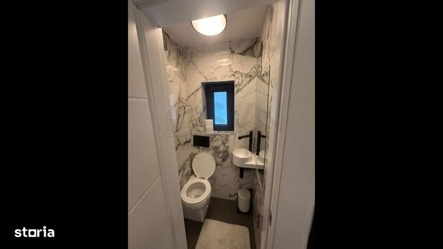 Apartament cu 3 camere semidecomandat în Central