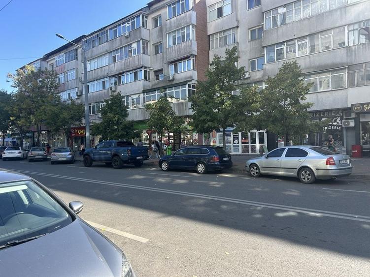 Spațiu comercial, de 75 mp, în Central