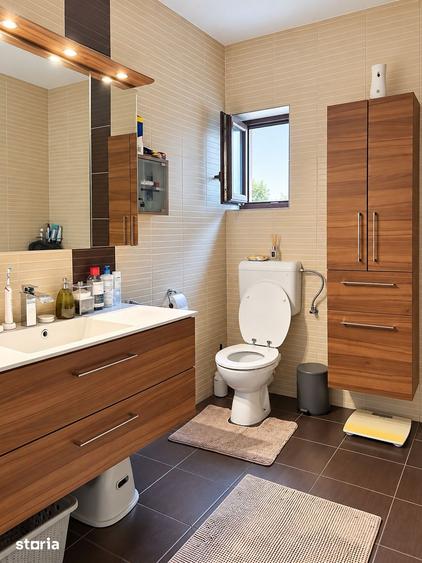Casă cu 4 camere cu Teren 800 Mp în Crevedia