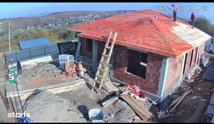 Casă cu 4 camere cu Teren 500 Mp în Tomești