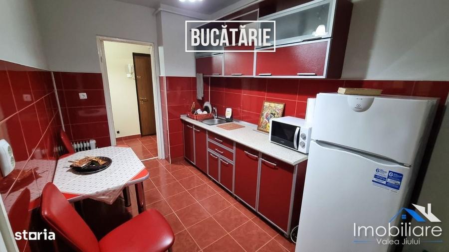 Apartament cu 2 camere decomandat în Petros