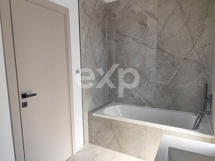 Casă individuală cu 4 camere cu Canalizare în Stupini
