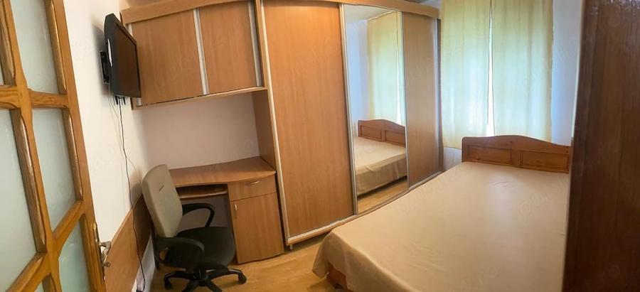 Apartament cu 3 camere semidecomandat în Vest