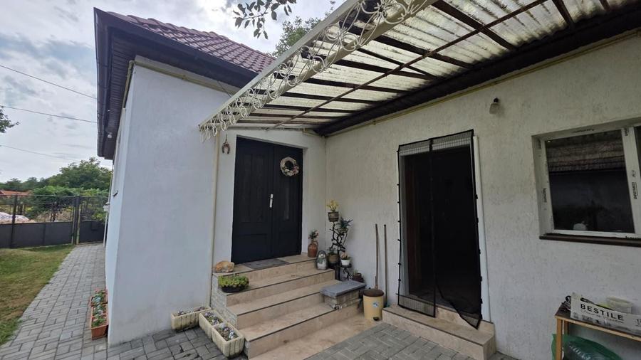 Casă cu 4 camere în Târnava