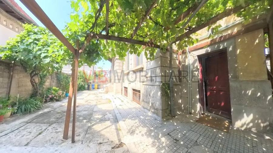 Apartament cu 2 camere semidecomandat, mobilat în Dorobanți