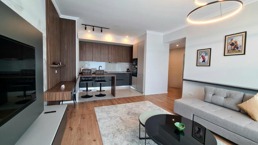 Apartament cu 2 camere semidecomandat în Brașovul Vechi