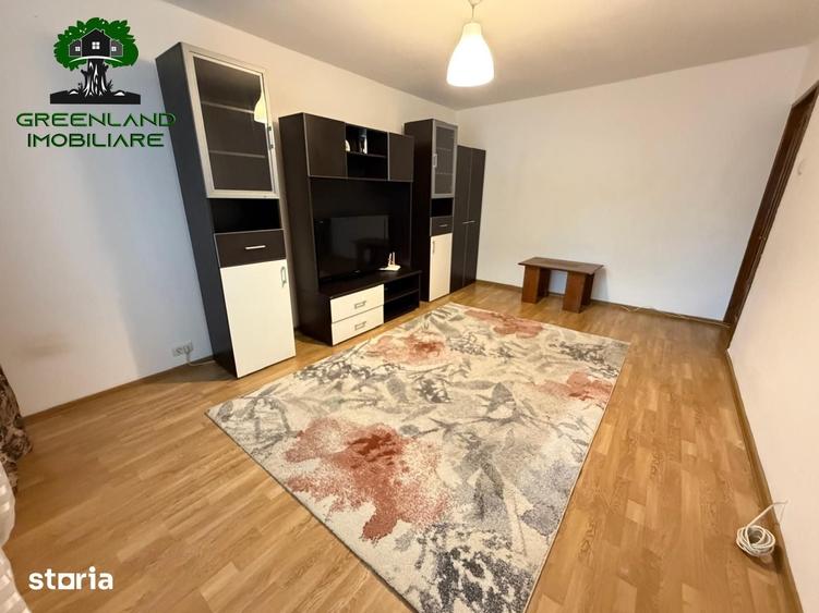 Apartament cu 3 camere decomandat în Nicolina