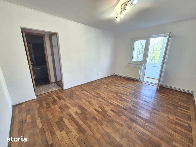 Apartament cu 2 camere semidecomandat în Hărmanului