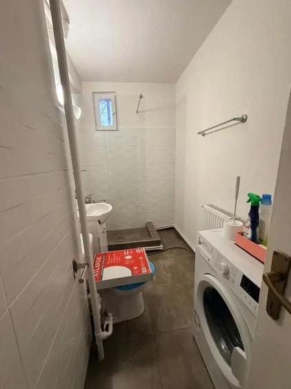Apartament cu 2 camere decomandat, mobilat în Calea București