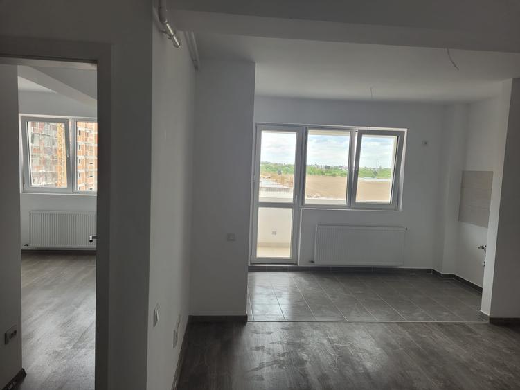 Apartament cu 2 camere semidecomandat în Apărătorii Patriei