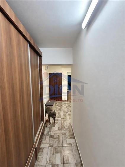 Apartament cu 4 camere semidecomandat în Dristor