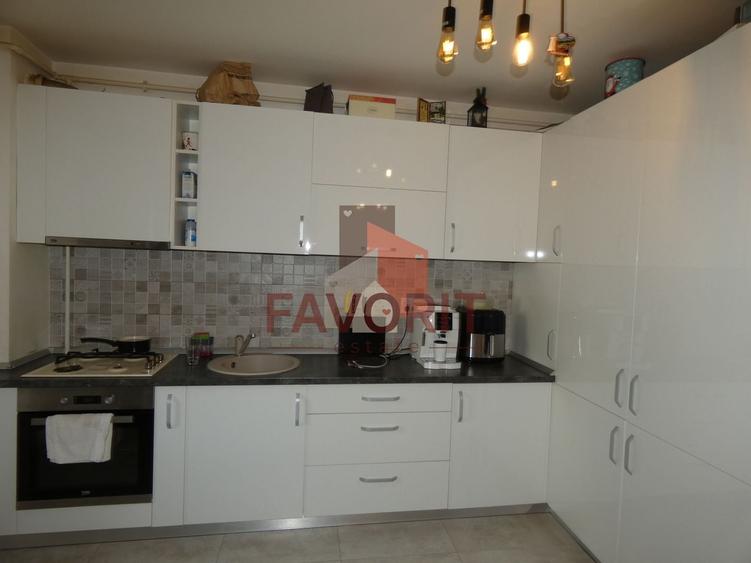 Apartament cu 2 camere semidecomandat, mobilat în Aradului