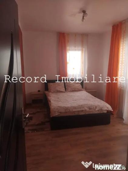 Apartament cu 3 camere semidecomandat în Florești
