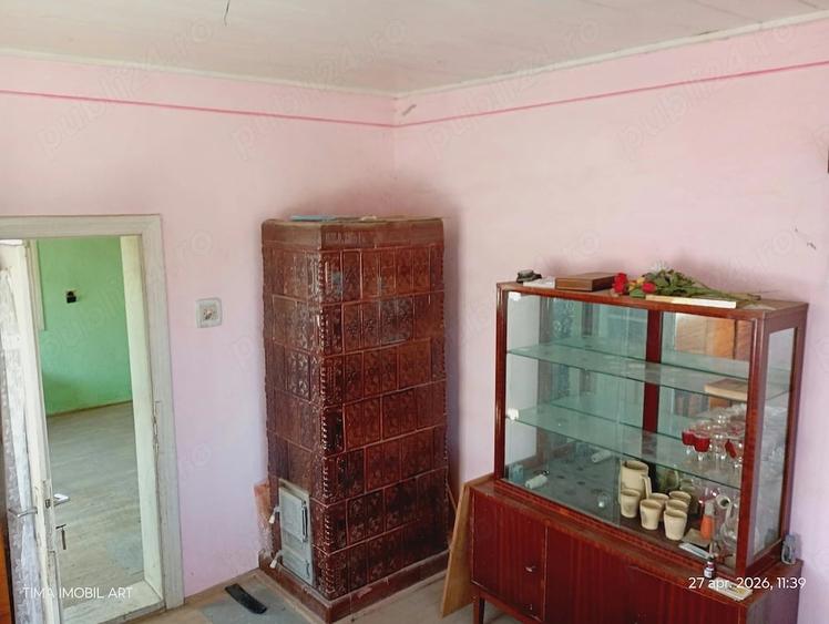 Casă cu 3 camere cu Teren 3800 Mp în Broscăuți