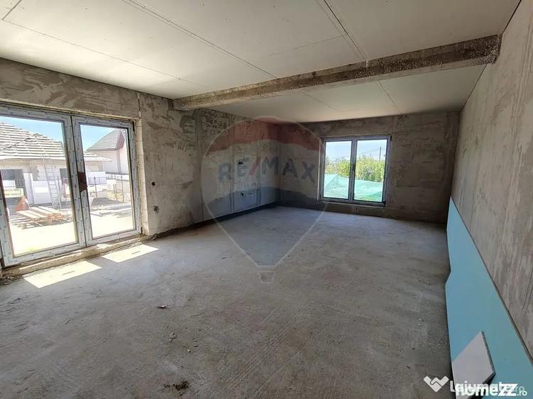 Casă cu 4 camere cu Teren 500 Mp în Tăuții de Sus