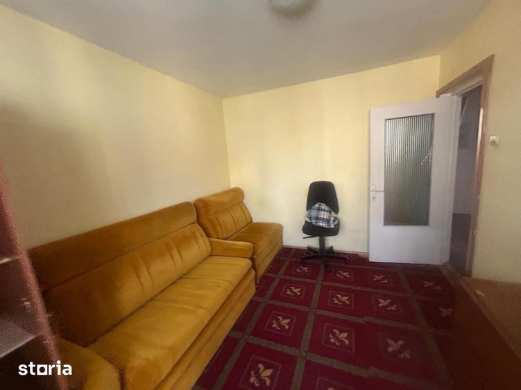 Apartament cu 3 camere decomandat în Dărmănești