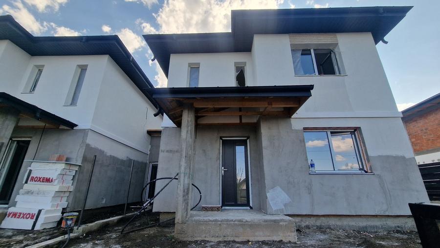 Casă cu 4 camere în Miroslava