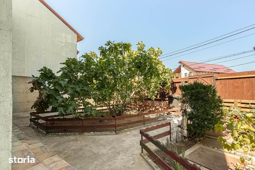 Casă cu 5 camere cu Teren 323 Mp în Giulești