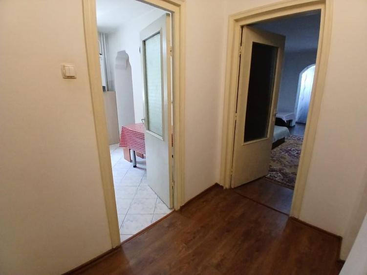 Apartament cu 2 camere decomandat, mobilat în Nicolina