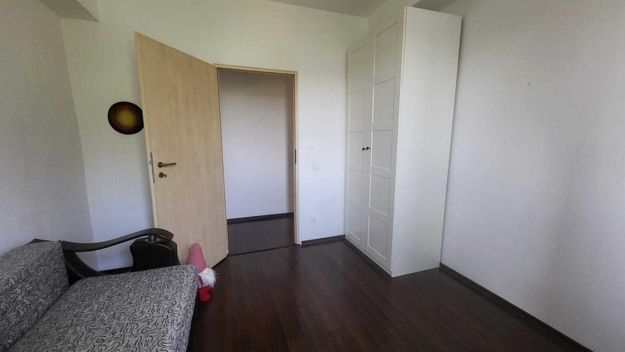 Apartament cu 3 camere decomandat în Străulești