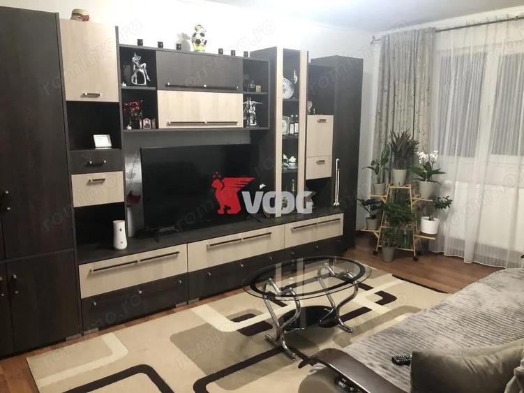 Apartament cu 3 camere decomandat, mobilat în Soarelui