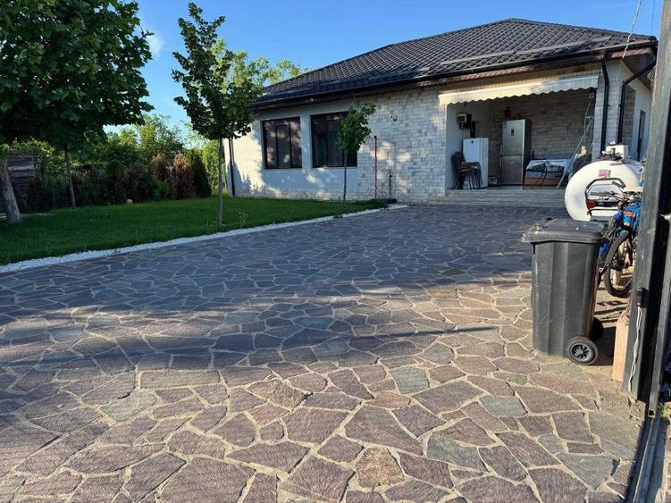 Casă cu 4 camere cu Teren 420 Mp în Poroschia