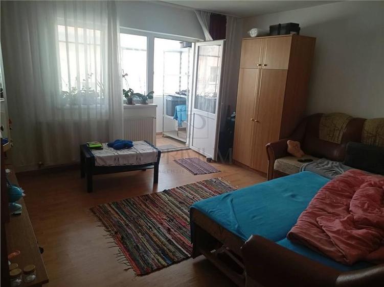 Apartament cu 2 camere decomandat, mobilat în Dâmbovița
