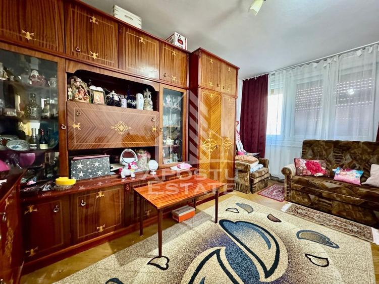 Apartament cu 2 camere decomandat în Cetății