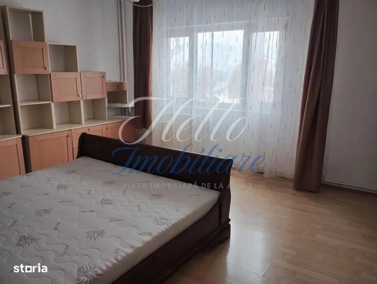 Apartament cu 4 camere în Plopilor