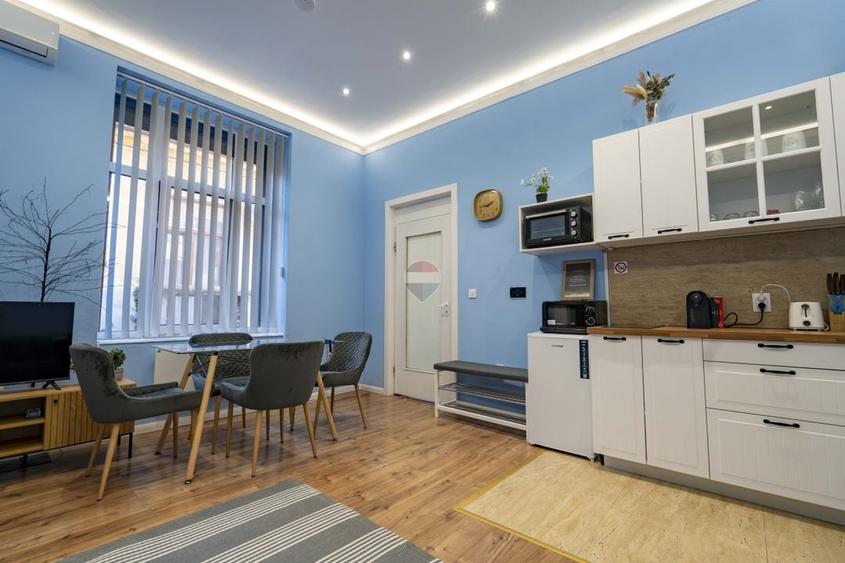 Apartament cu 4 camere decomandat în Central