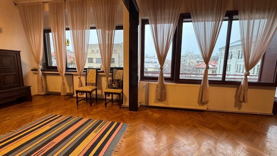 Apartament cu 4 camere decomandat în Dacia
