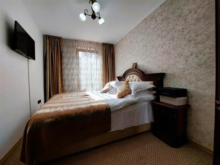 Duplex cu 6 camere cu Canalizare în Central