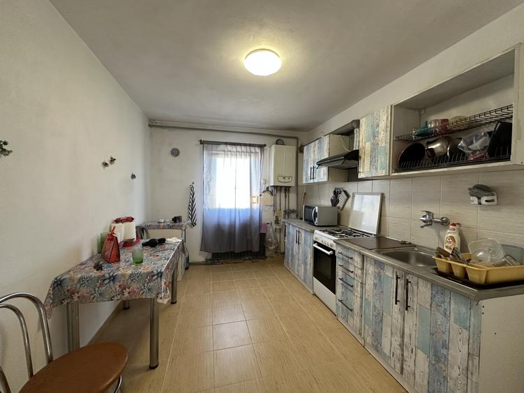 Apartament cu 3 camere decomandat, mobilat în Mărăști