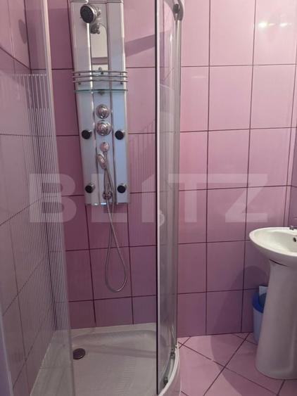 Apartament cu 3 camere decomandat, mobilat în Micro 16