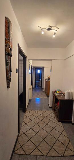 Apartament cu 4 camere decomandat în 9 Mai