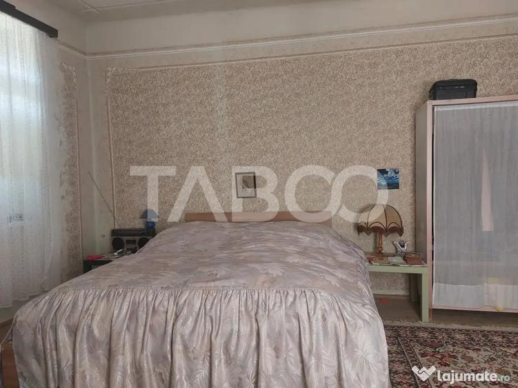 Casă cu 4 camere cu Teren 759 Mp în Central