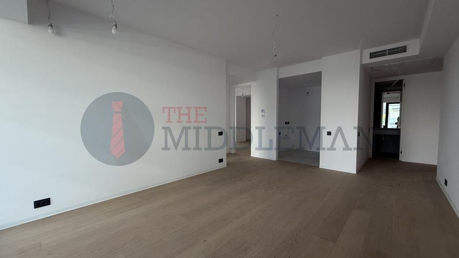 Apartament cu 3 camere semidecomandat în Aviației
