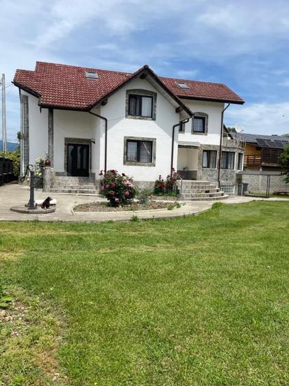 Casă individuală cu 4 camere cu Canalizare în Exterior Vest