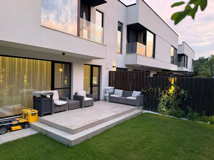 Duplex cu 4 camere cu Teren 200 Mp în Corbeanca