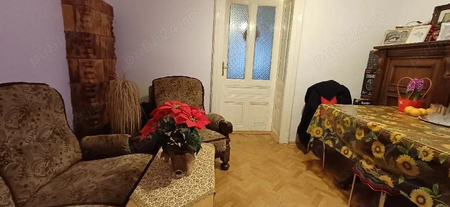 Apartament cu 3 camere semidecomandat în Traian