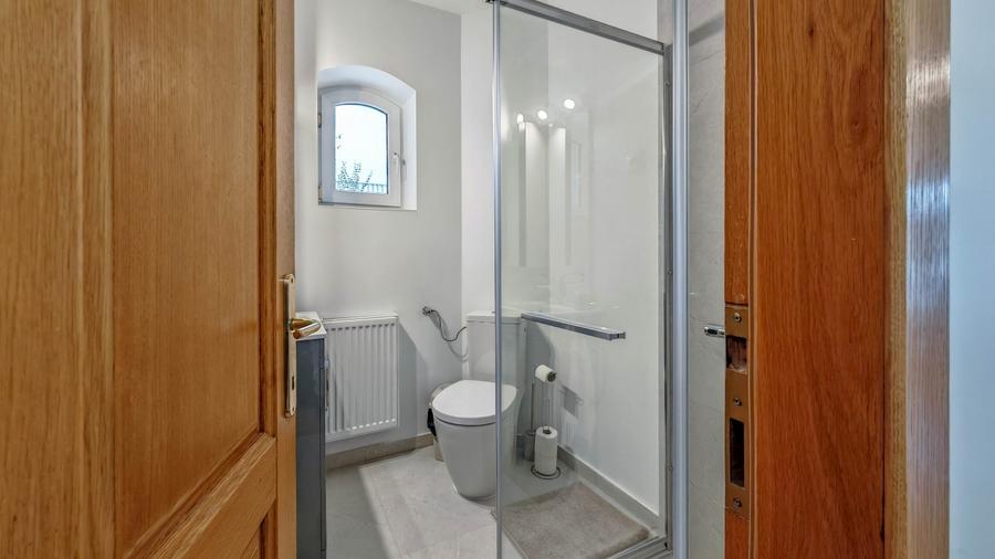 Duplex cu 6 camere cu Canalizare în Odăi