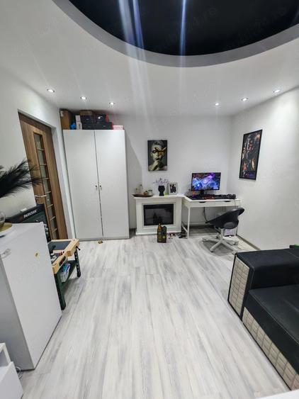 Apartament cu 3 camere decomandat în Berceni