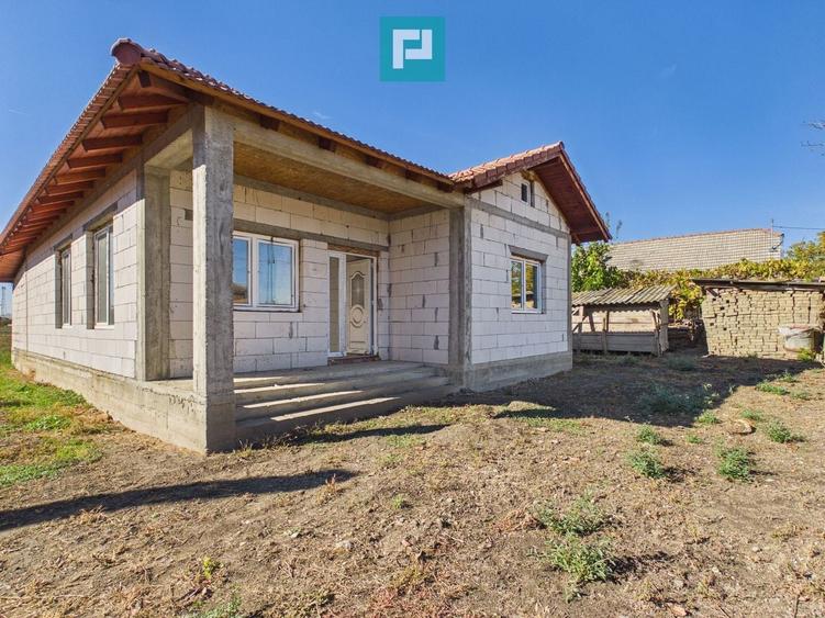 Casă individuală cu 3 camere cu Teren 1481 Mp în Șimand
