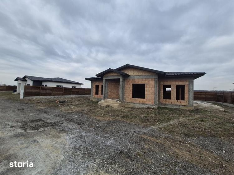 Vila Balotesti, padure,'la rosu',bransata la utilitati 99000 euro - 10